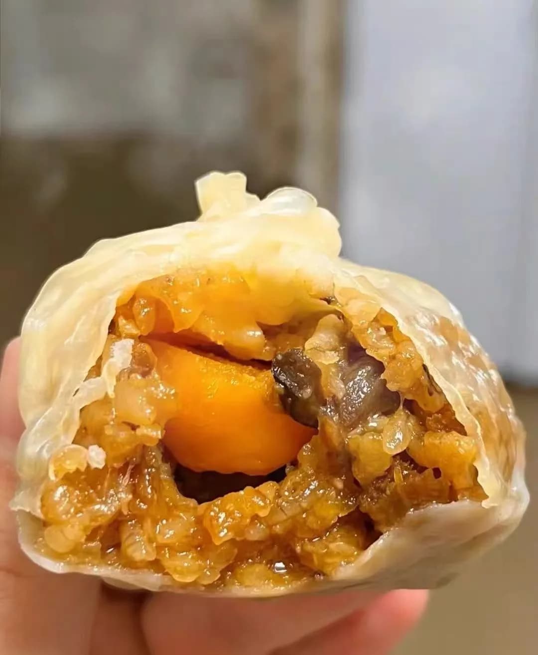 纸皮烧麦（猪肉咸蛋黄）